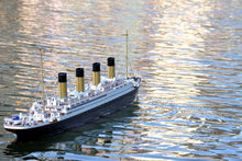 Load image into Gallery viewer, Bancroft RMS Titanic 1/150 Scale 1800mm (70.8&quot;) British Liner - RTR
