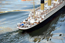 Load image into Gallery viewer, Bancroft RMS Titanic 1/150 Scale 1800mm (70.8&quot;) British Liner - RTR
